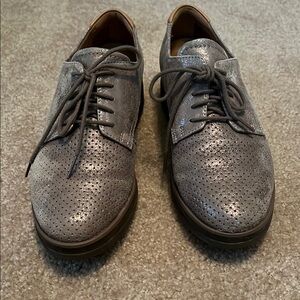 Glitter Textured Leather Oxfords with Perforated Design